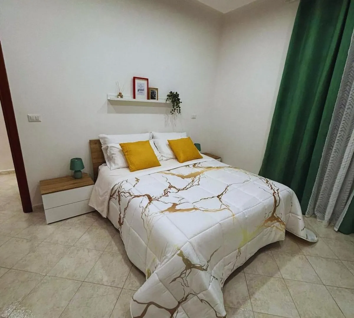 Cheri' Maison Naples